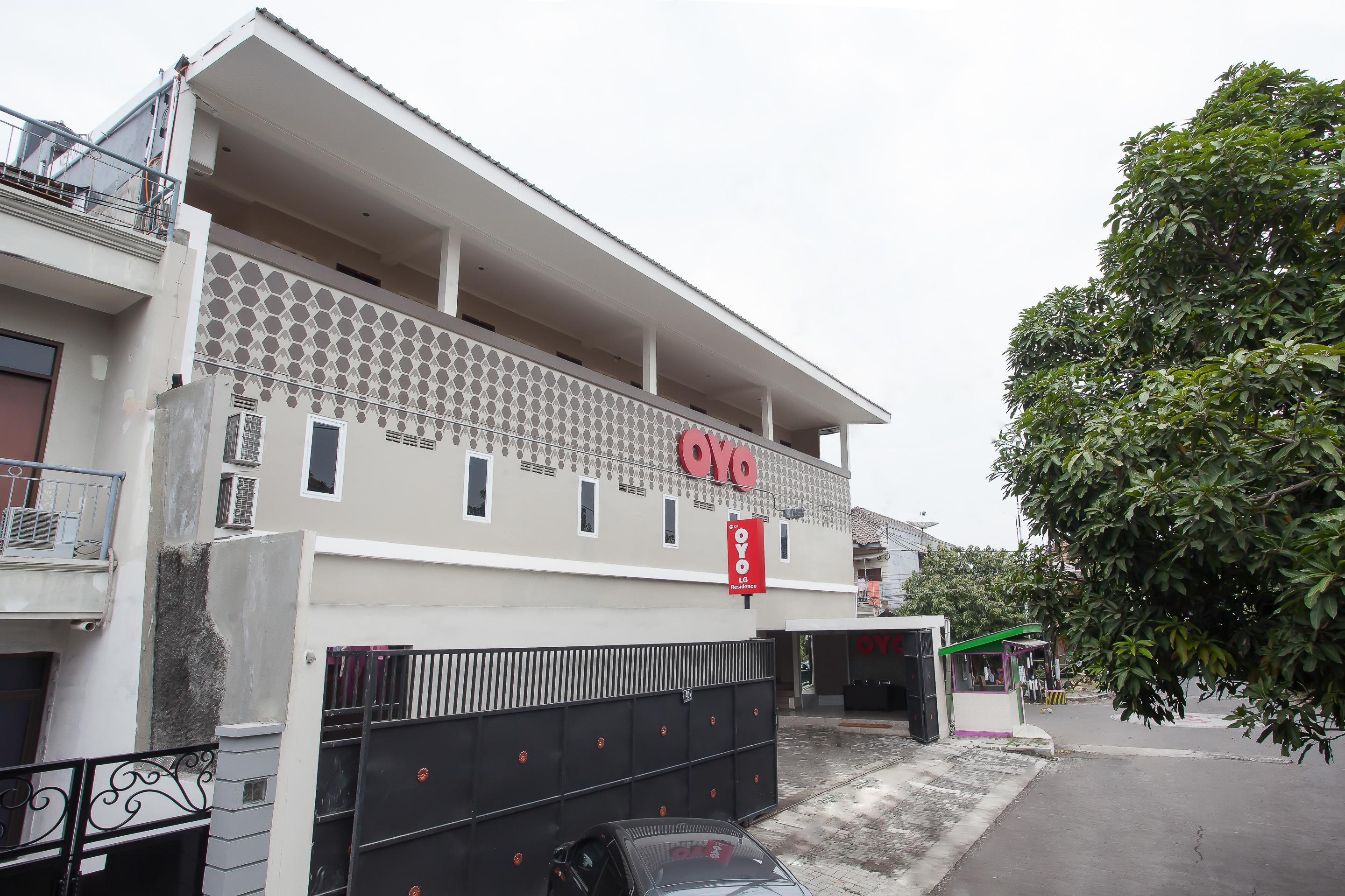 OYO 134 Lg Residence Near RS Brawijaya Kota Surabaya Bagian luar foto