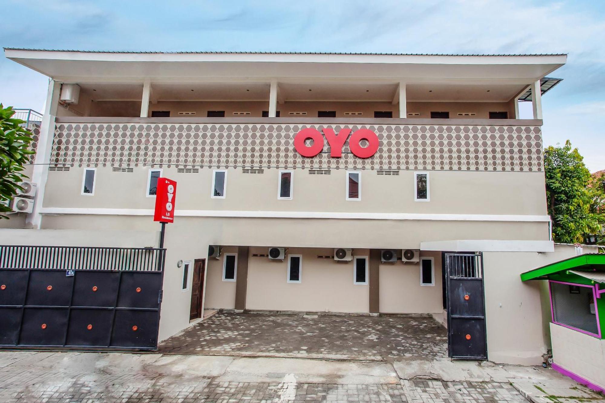 OYO 134 Lg Residence Near RS Brawijaya Kota Surabaya Bagian luar foto